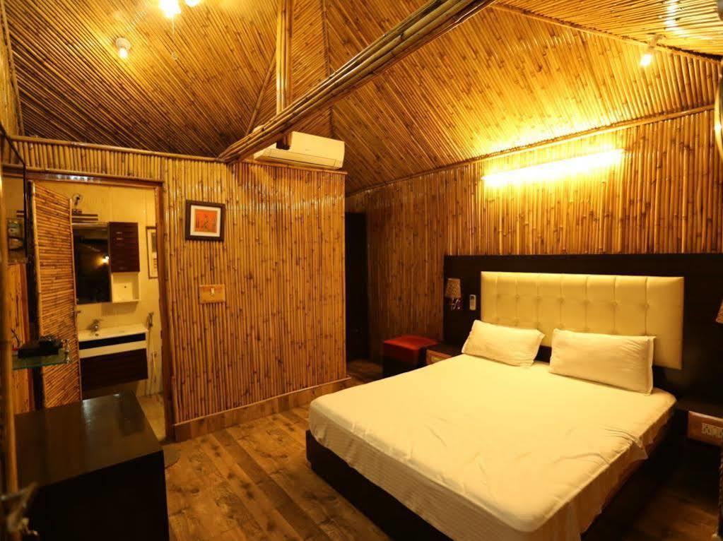 Heritage Hotel Лакхнау Екстер'єр фото