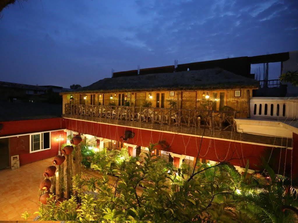 Heritage Hotel Лакхнау Екстер'єр фото